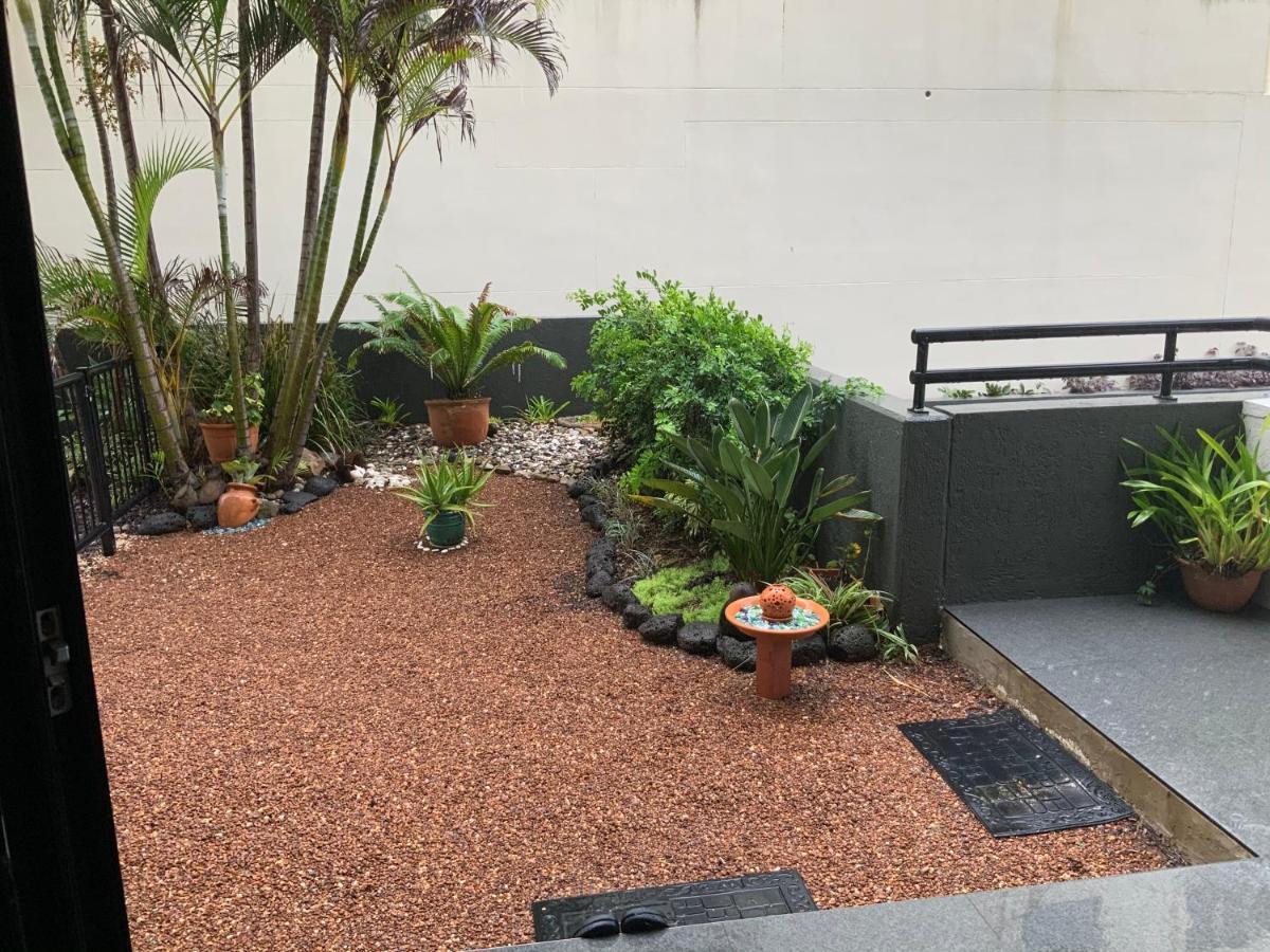 Apartment Ocean Courtyard - Beachside Unit *