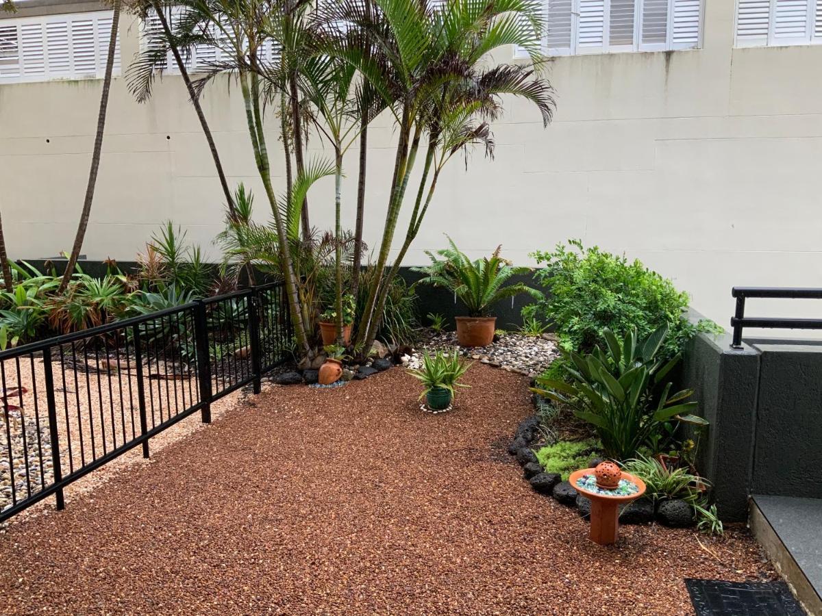Ocean Courtyard - Beachside Unit Apartment *